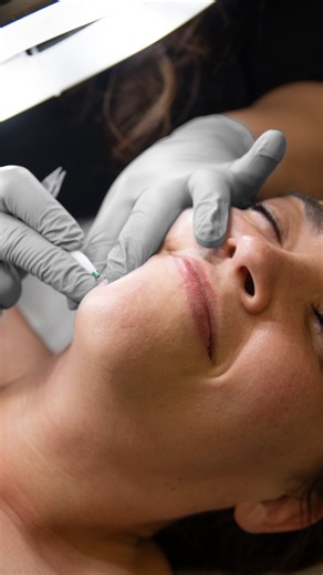 Dectro International on Instagram: "🚀 Prête à dépasser les limites de l’électroépilation? L’Apilus xCell combine IA, 27.12 MHz et modes exclusifs pour des résultats plus rapides, plus précis et plus confortables que jamais. Interface intuitive, puissance décuplée, gestion client intégrée… 👉 C’est simple : tu travailles mieux, plus vite, et tu te démarques. Passe à la vitesse xCell👉lien en bio."