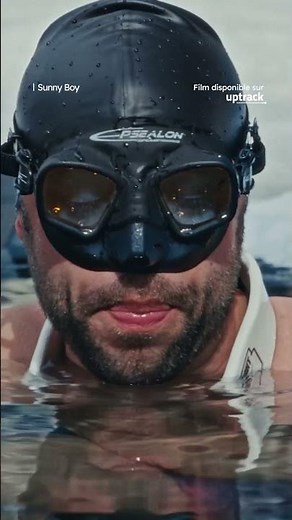 Il bat le record d’apnée dynamique sous glace (105m) 🤿