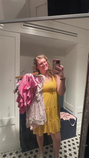 Hollister Try-On Review: Fit, Style, and Impressions