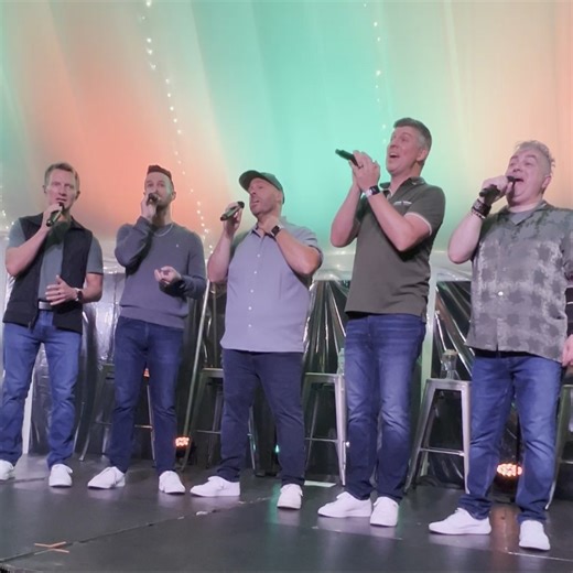 ✨ Sometimes a song feels less like music and more like a memory. "The Parting Glass" is one of those songs for us. It’s bittersweet, full of love and farewell, and every time we sing it, we’re reminded of the connections that music creates - between friends, between strangers, between all of us in the room together. 💙 This one is for anyone who’s said goodbye, anyone who’s grateful for the journey, and anyone who knows the power of harmony to carry us through. 🎶 Here’s our take on "The Parting