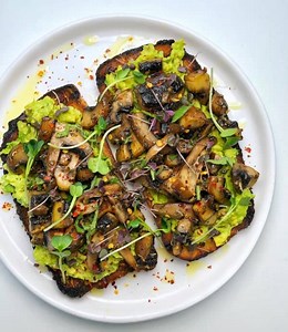 Garlic Mushrooms on Toast