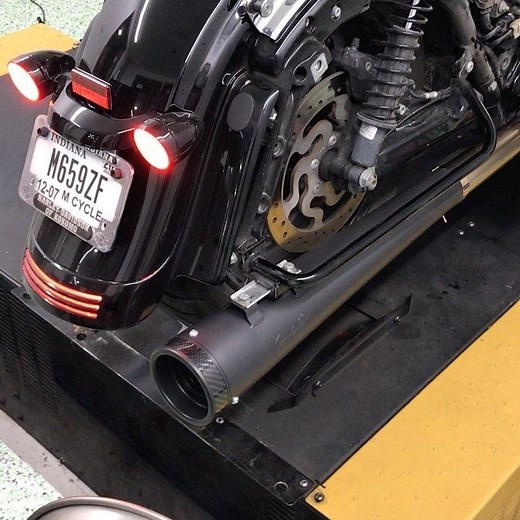 107” Street Glide, Wood WM8-22XE cam, Jackpot Road & Track 2/1 with RTX baffle. 108HP/119TQ #fuelmoto #jackpotmufflers #wood_performance_carbs | Fuel Moto