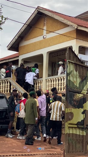 Hellen Sekku Visits Alien Skin House in Fangone