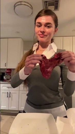 How hard can it be? :) Filet Mignon with Honey Roasted Rainbow Carrots 🥩💞🥕 Recipe: Filet mignon