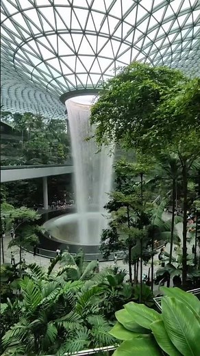 Inside Singapore’s Changi Airport 🤯 | World’s Most Beautiful Airport? ✈️🇸🇬