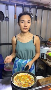 531K views · 8.2K reactions | Unique Thai Omelette 掠 . . . . #eggs #streetfood #bangkok #thailand | Desi foodie | Facebook