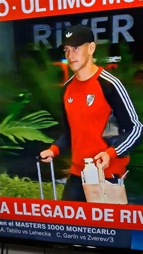 River en Bolivia, llegada del plantel al hotel y gran recibimiento.