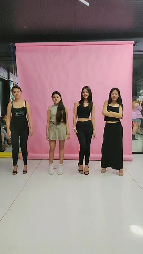 Kayla Davies Model on TikTok