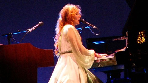 Tori Amos to play summer show in Syracuse