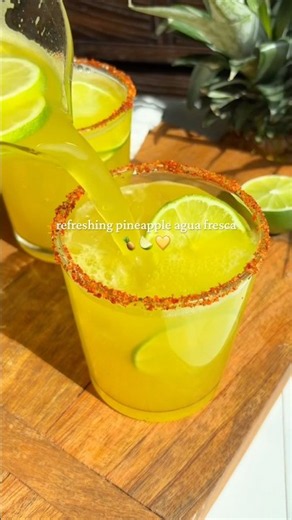 🍍🍋‍🟩💛 Refreshing pineapple agua fresca ✨ recipe in description!