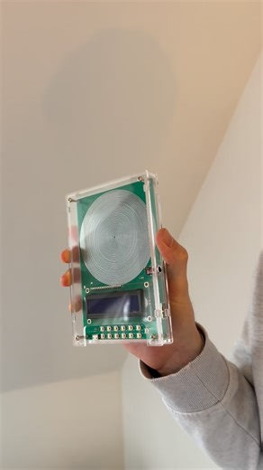 aurera on Instagram: "So könnt ihr eure Schutzhülle ganz leicht ab- bzw. anbauen. Der Generator funktioniert so oder so einwandfrei.🥰✨ #frequence #elektromagnetik"