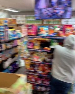 2.5M views · 12K reactions | “NOT MY CAT!”  (via @_itsmedyy_) | Complex | Facebook