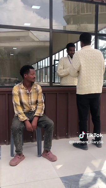 Twin Mirror Prank Goes Viral 🤣🦅