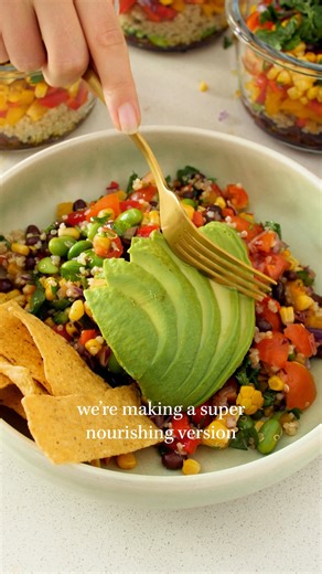 Viral 'Cowboy Caviar'-Inspired Salad (Meal Prep) | Recipe in comments Follow for more easy, healthy plant-based recipes 🌱 Ever since "Cowboy Caviar" went viral on social media last year, I haven’t been able to stop thinking about it. Cowboy Caviar is a fresh, simple Tex-Mex dip, which is inspired by Mexican cuisine. Since my recipes are rarely traditional, I’ve made a few twists to make it a complete and balanced meal, with added protein from the edamame and whole grains in the form of quinoa t