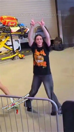 Caitlin Clark Claps Back at Booing Fans 😭😂 #caitlinclark