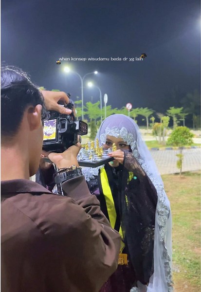kecintaan sekali sama semua vendor di hari yudisiumku🥺❤️ FG @beautydeepco GCC @gcc.bengkulu Nails @theaudreylooks MUA @tetehmakeup01 (on ig) #bigthanks #finally #finish #universitasbengkulu #fyp