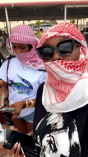 Delphine Bola BLK (@delphinebola)’s videos with son original - ꧁Hᴇʀɪᴛɪᴇʀ Dᴊᴏʙᴏᴋᴇ꧂