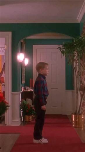 Movie Moments on Instagram: "🎄 *Home Alone* (1990) – 103 min | Comedy | Family 8-year-old Kevin McCarthy (Macaulay Culkin) is accidentally left behind when his family flies to Paris for Christmas. Alone in the suburbs, he hilariously outsmarts two bumbling burglars (Joe Pesci & Daniel Stern) in one of the most iconic holiday movies EVER 🎅🏼💥. 🔥 Vibe: Nostalgic, laugh-out-loud fun for all ages! “Kevin’s house = danger zone! 😱🎄 _“This is my house, I gotta defend it!”_ 🛋️💪 Who’s watching _H