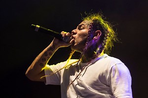 Tekashi 6ix9ine & His GF Fight Over Wigs & Get Raunchy On IG
