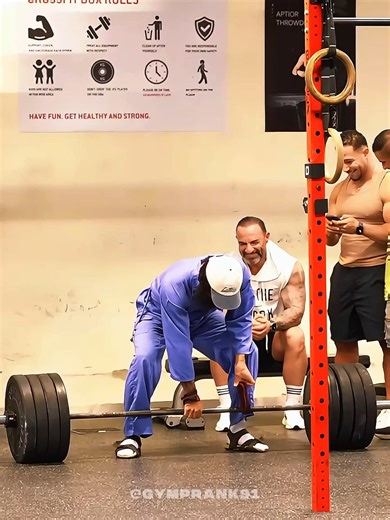 Anatoly's Hilarious Gym Prank with Body Weights