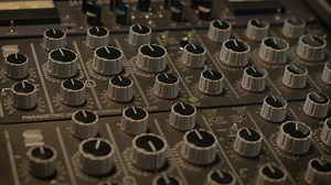 481K views · 11K reactions | Take a behind-the-scenes look at the cutting process for The Beatles: 1964 U.S. Albums In Mono, with your guide, Kevin Reeves, the albums' Mastering Engineer. #beatles64 Pre-order: https://thebeatles.lnk.to/1964USAlbums | The Beatles | Facebook