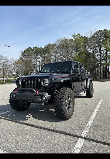 Off-Road Tire Pressure: Why It Matters for Your Jeep