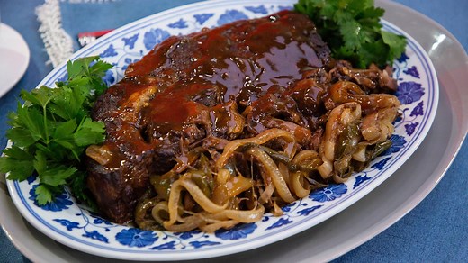 Make Martina McBride's pot roast and mashed potatoes