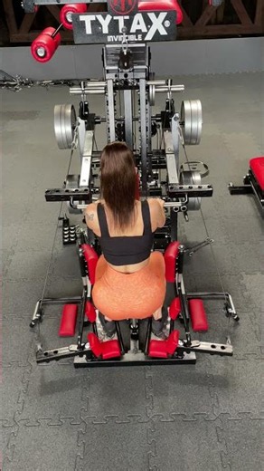 #lifestyleBEST Home Gym: Glute Workout | TYTAX Machine Workout #buildbackmuscles #motivation