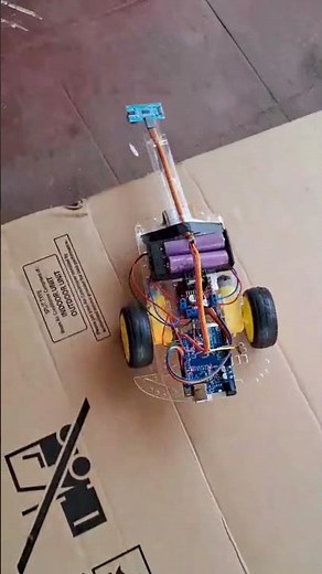 I Built an Edge-Avoiding Robot Car 🤯🚗 | Arduino Project|#arduino #electronics #sensor