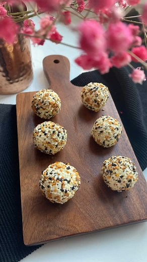In need of a simple appetizer idea? Give these 2 Ingredient Boursin Cheeseballs a try! 📹📝: @grazewithmaggie ​"2 INGREDIENT (MINI) CHEESEBALL​ .​ Boursin Shallot & Chive​ ​ Everything Bagel seasoning​ .​ That’s it!​ .​ Roll into balls and serve with carb of choice. Enjoy!" | Boursin Cheese