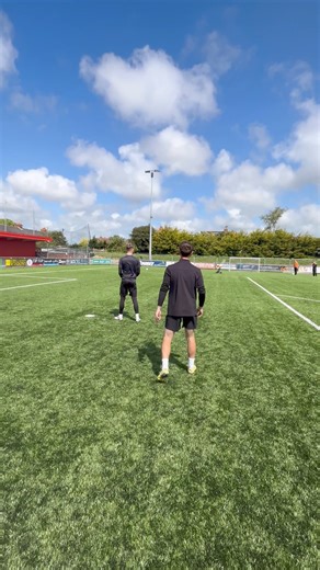 Ball Launcher crossing drill finished off with a pin point volley 🎯 | Ball Launcher