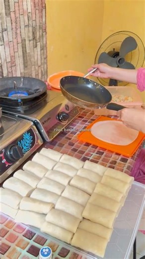 Simple Trick to Fold Perfect Spring Rolls‼️ #springrolls #shortviral