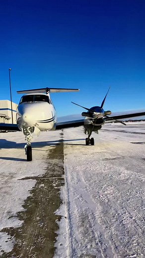 PT6 KingAir 250 Startup at Fargo Jet Center