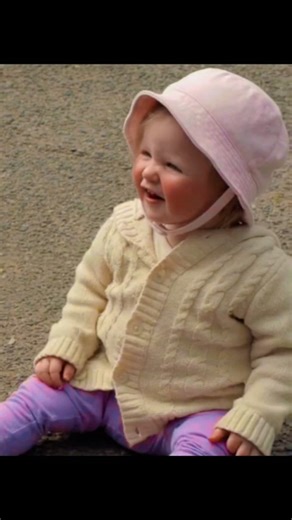 RocketGroot on Instagram: "Cargo (2017) is a quiet, emotionally loaded zombie drama from Australia that trades jump-scares for gut punches. Set after a viral outbreak turns people feral within 48 hours, the story follows Andy (Martin Freeman), a father bitten and slowly turning while racing against time to secure a safe future for his infant daughter. As he travels through the desolate outback, Andy encounters survivors, moral dilemmas, and Indigenous communities who view the infection different