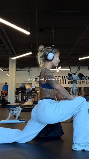 michelle mazul on Instagram: "save your next full glute workout ✨✨ hip thrust 10x5 sl leg press 10/side x3 cable kickbacks 15/side x3 45 degree cable kickback 15/side x3 back extension weighted 15 to bodyweight 15 x2"