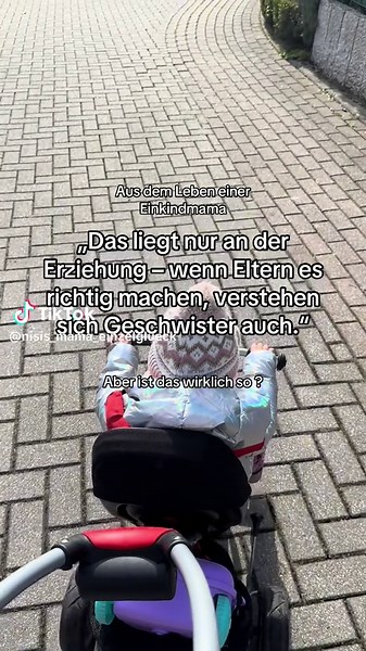 Diesen Satz lese ich unter meinen Beiträgen immer wieder. 🤍 Viele glauben, dass Eltern es komplett in der Hand haben, ob Geschwister später eine enge Bindung haben. Als könnte man durch die „richtige“ Erziehung dafür sorgen, dass sie sich automatisch lieben, verstehen und ein Leben lang eng sind. Natürlich spielt Erziehung eine Rolle. Eltern können Werte vorleben: Respekt, Empathie, Rücksicht. Sie können Konflikte begleiten und ein liebevolles Umfeld schaffen. Aber: Eltern können keine Gefühle 