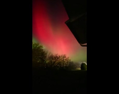 Stunning Aurora caught on camera over Illinois