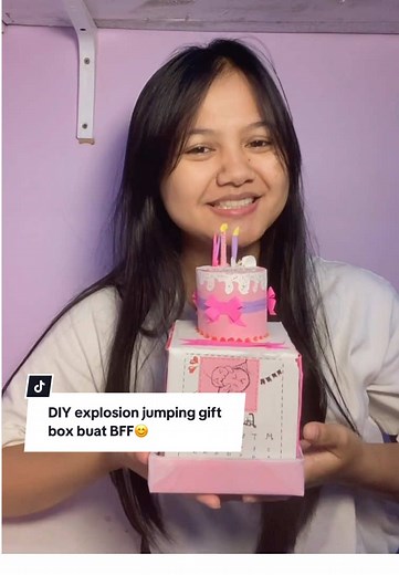 DIY Explosion Jumping Gift Box for Your Best Friend