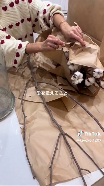 インスタで99万再生！ 悲しいことがあった時こそ 本当に大事なことに気づけるよね #kiyokohome #キッチン#クッキング #食育#野菜嫌い#食べさせるコツ #子どものいる暮らし#ワーママの日常 #ワーママ#定番レシピ#レシピ#肉巻き #サラダ#おすすめ#子どもごはん #引き渡し#マイホーム#マイホーム記録 #注文住宅#フルリノ#フルリノベーション #リフォーム#築30年#中古戸建て #中古住宅#自然素材の家#お家づくり #myhome#renovation#family