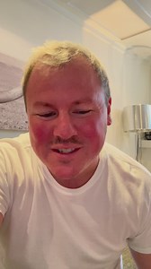 Enfin! Mon cinquième roman sera disponible partout, ce mercredi! Si vous voulez le recevoir directement à la maison avec une dédicace, il est disponible dès maintenant sur ma boutique en ligne en cliquant sur le lien suivant: https://maximelandry.com/boutique/ Tous mes romans et mes albums sont disponibles sur ma boutique, et plus encore! En attendant de se retrouver, quelque part sur scène! Vous me manquez! xxx - Maxime | Maxime Landry