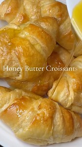 Cheddars honey butter croissants made at home 🤍 Trader Joe’s Mini Croissants Honey Butter Brown sugar Enjoy ✨ #cooking #foodie #foodreels #croissant #honeybutter #quickmeals #quickrecipes #recipes #traderjoes #traderjoesfinds #musthaves #foodcontent #breadlover #foodstagram #dinnerideas #dinnerrecipes #toddlermomlife #easyrecipes #foodporn #fypシ #fy #explore #foodlover #fyp | Kaykels