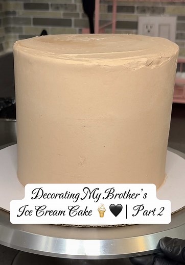 Decorating an Ice Cream Cake: Tips and Techniques