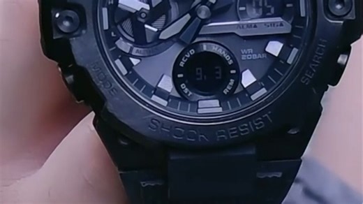 佩戴卡西欧G7900手表，简约设计搭配精准计时，无论是日常通勤还是运动健身，都彰显个性时尚，舒适耐看，质感满满，手腕上的优雅伴侣。