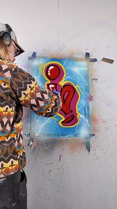 How to make an I 🚨 1. Sketch the Letter Start with the basic form of your letter, but to make the “I” more interesting, you can add small twists like turning it into a heart or arrow shape. Play around with negative space or break up the letter’s structure for visual intrigue. “Add-ons” can be extra flourishes like swirls, dots, or geometric shapes around the letter to amplify its visual impact. 2. Background To keep the background from feeling flat, you can go all out with some action! A light