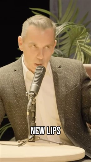 Sebastian Maniscalco on Instagram: "Hello new lips. @goodhangwithamy"