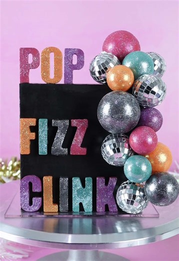 Cheers to you, Frosties!🥂 This past year has been full of up and downs (like always) but we hope that Frost Form has brought you joy and made your life easier this year! 🥰 Thank you so much for your continued support! If you haven’t already, join our FB Group for extra help and support from our Frostie Community!! 🩷🩷 Link in bio! #frostform #squarecake #newyearscake #cake