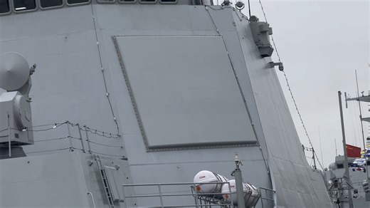 中华神盾 052DM • 舰型：052D改进型（052DM）导弹驱逐舰• 定位：远洋区域防空核心、编队主力作战舰艇