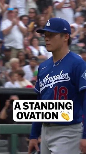 Yoshinobu Yamamoto exits to a standing ovation after taking a no-hitter into the 9th 👏