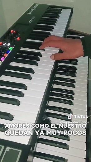 💗AMORES COMO EL NUESTRO 💗 👑KF🎹 #amorescomoelnuestro #cover #teclado #kontakt #samplessureños🎶🎹 #samplesA&Q #lapaz_bolivia🇧🇴 Equipos: piso bajo: Korg Kronos 2 piso alto: M-AUDIO CODE 61