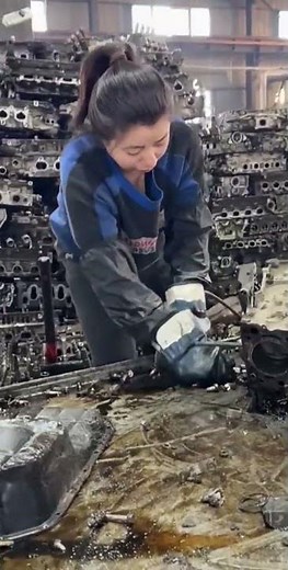 Step-by-Step Engine Disassembly Process in the Workshop